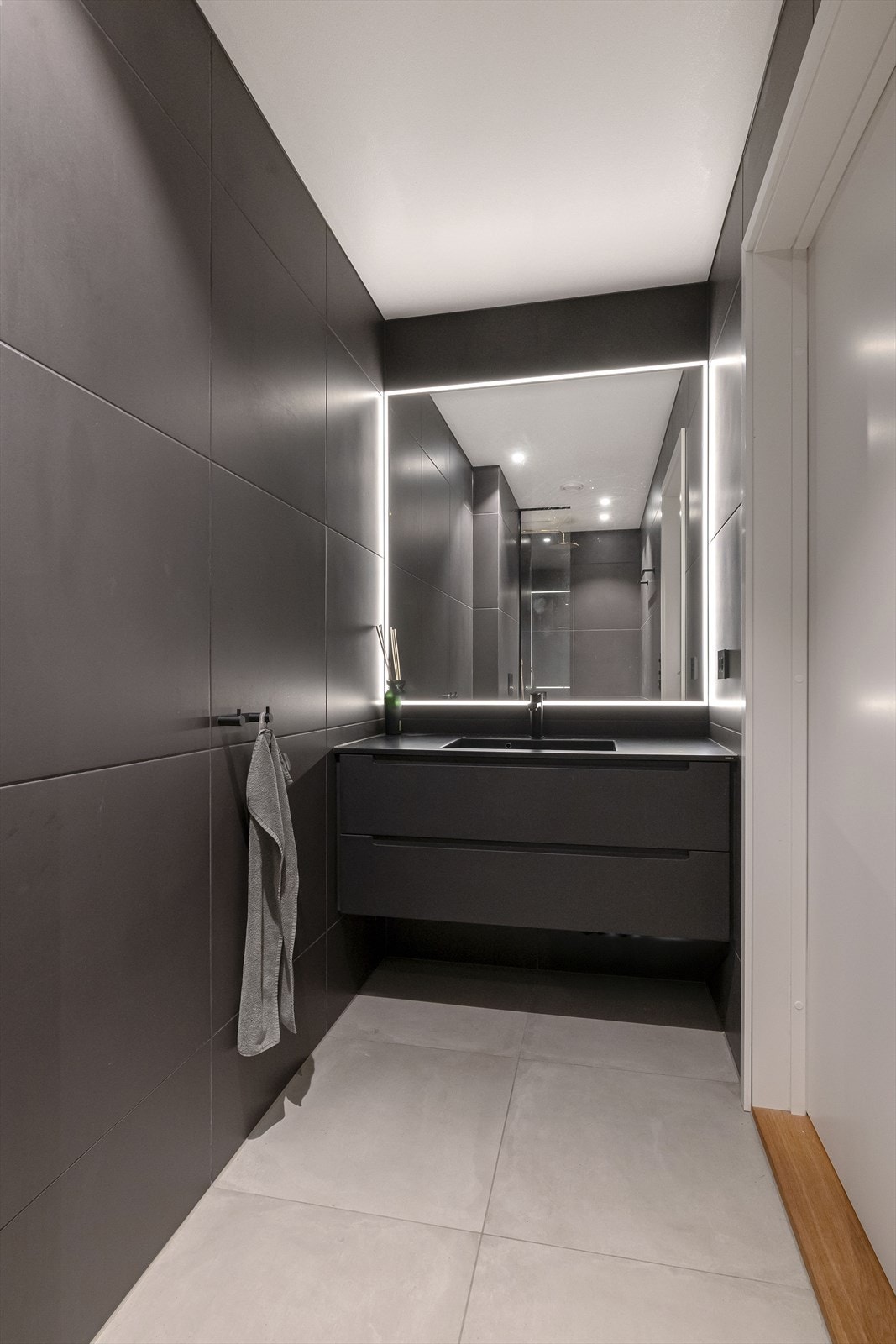 Helfliset bad i første etasje Galleribilde