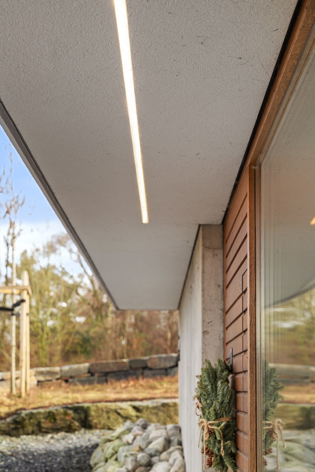 Ledstripe over døren gir en fin detalj Galleribilde