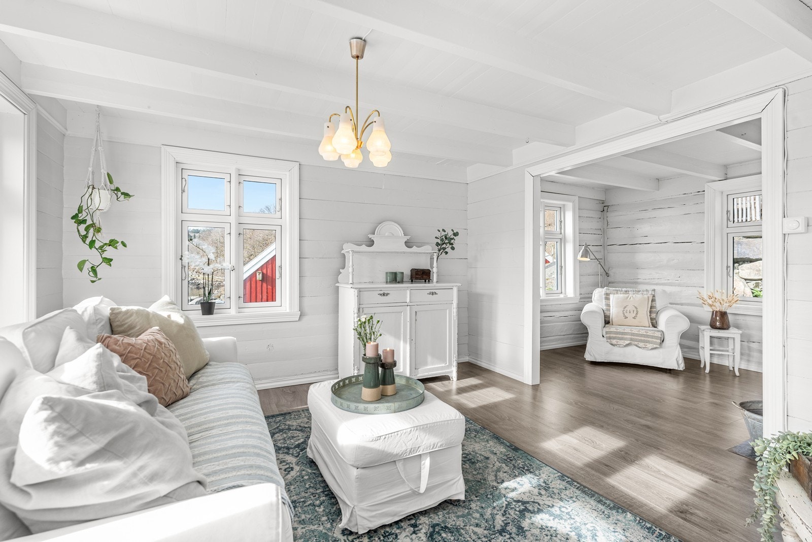 God plass til flere sittegrupper. Galleribilde