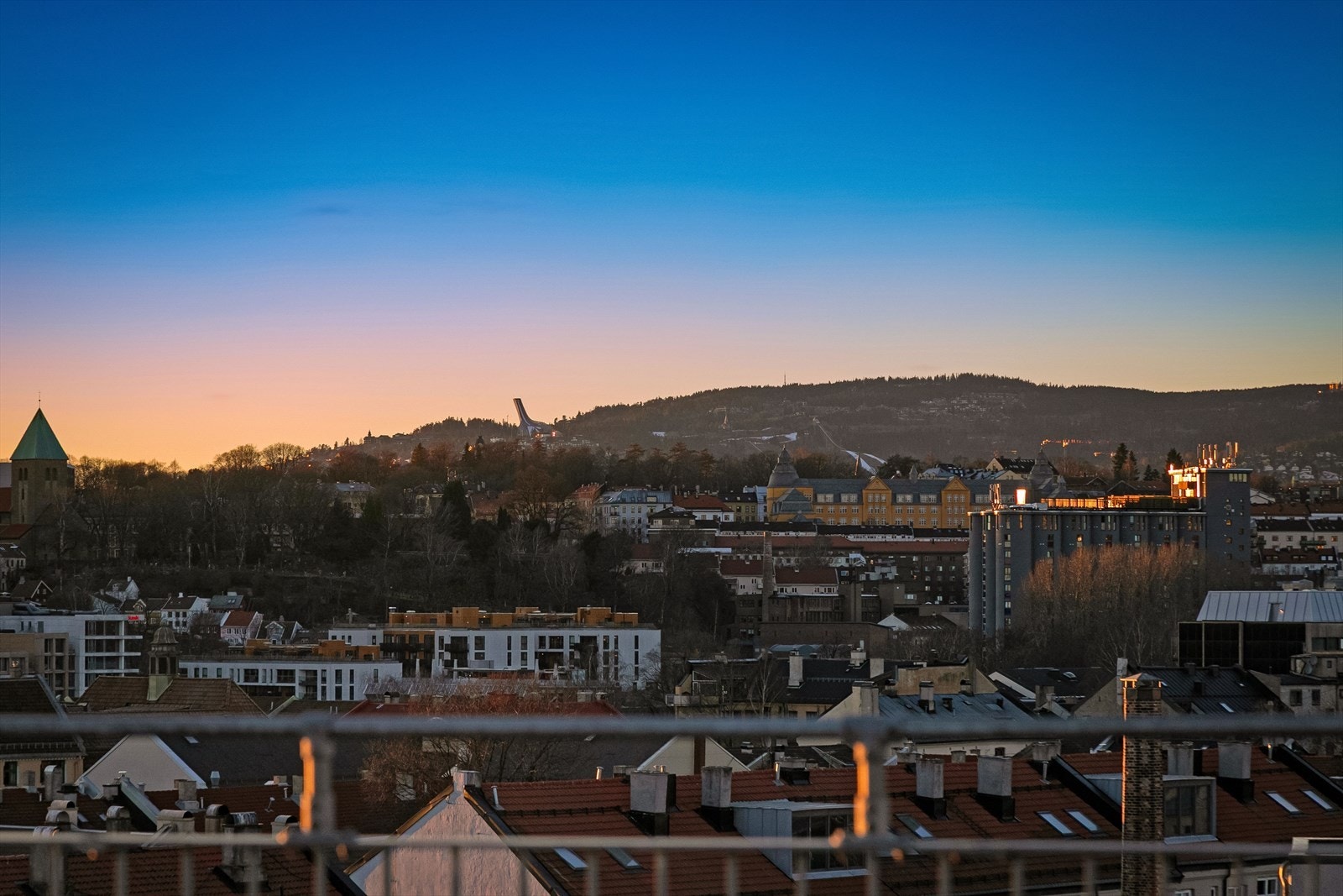 På klare dager kan man se helt til Holmenkollen. Galleribilde