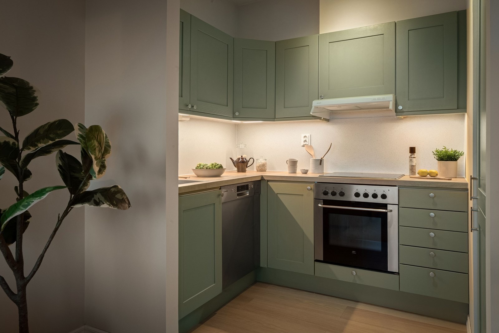 For ekstra trygghet er det installert automatisk vannstopp-system på kjøkkenet. Galleribilde