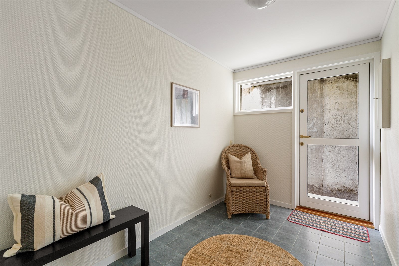 Bi-inngang i kjelleren. Galleribilde