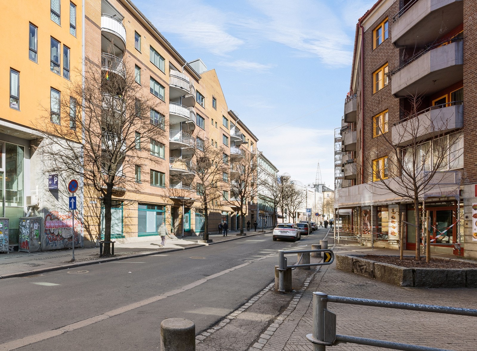 Pulserende nærområde med et bredt utvalg av servicetilbud i nærheten Galleribilde