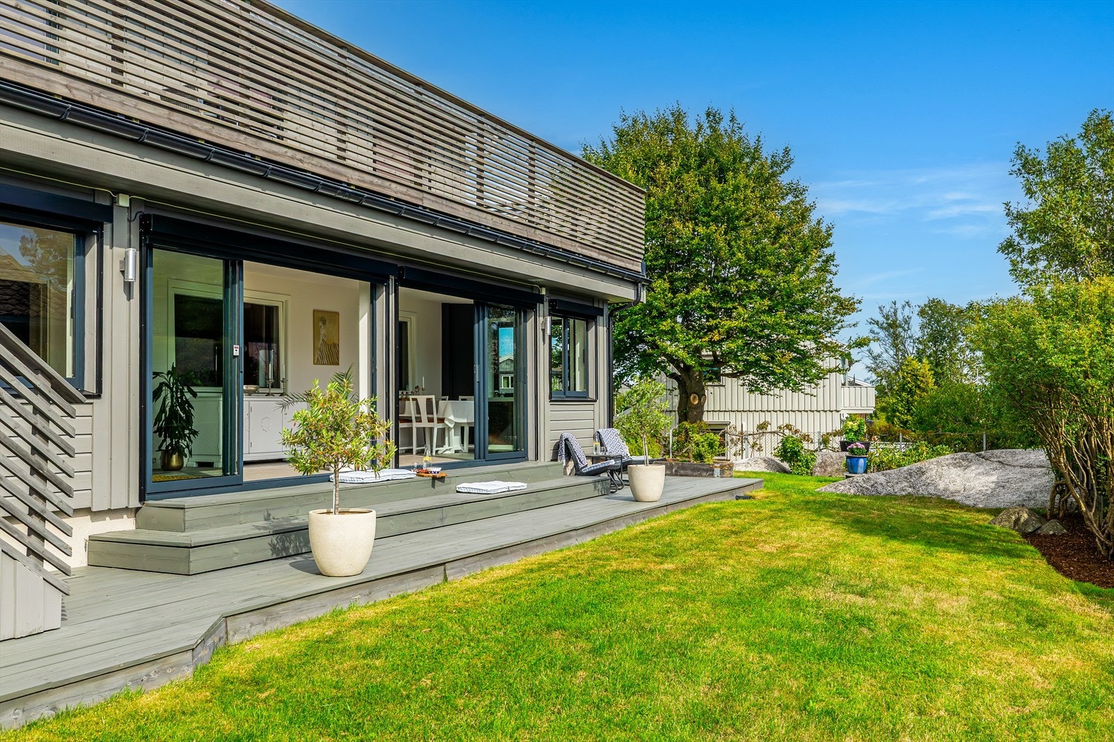 Perfekt uteområde for lek og avslapning. Galleribilde