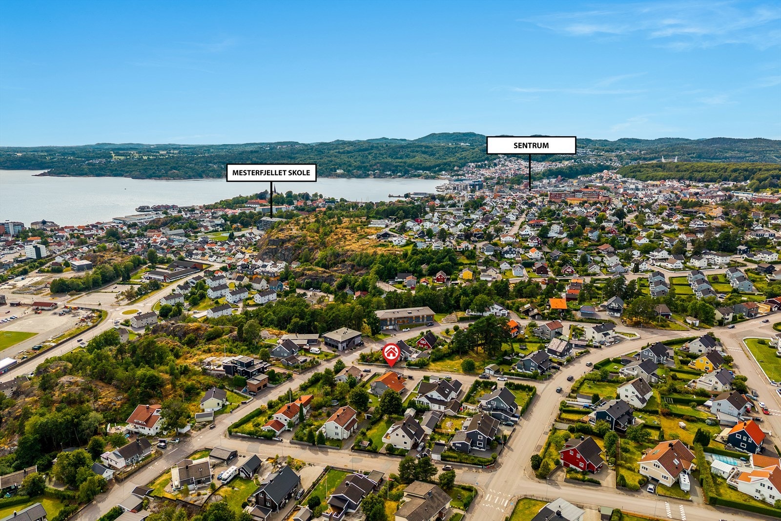 Nærområdet byr også på lekeplass, svømmehall og treningssenter. Galleribilde