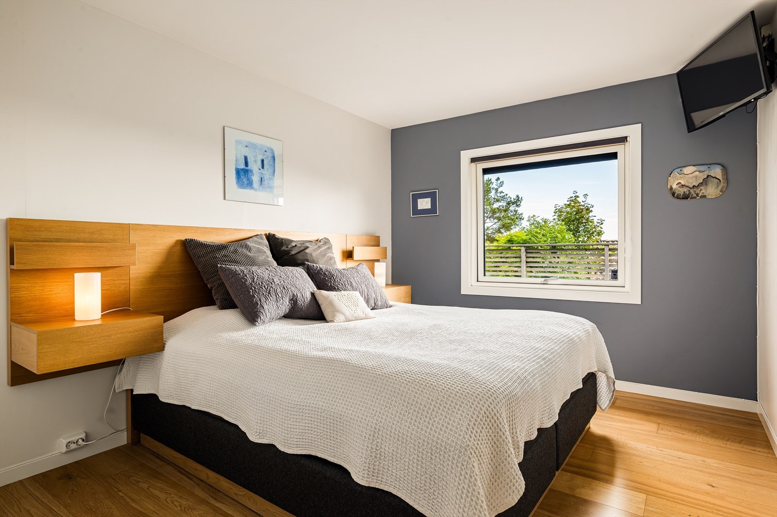 Soverom 1. Boligen har fire romslige soverom hvor av alle er beliggende i 2.etasje. Galleribilde