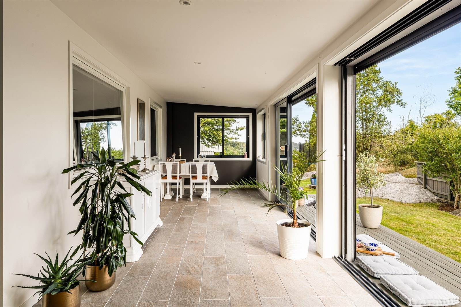 Direkte adkomst til hagen fra vinterhagen. Galleribilde