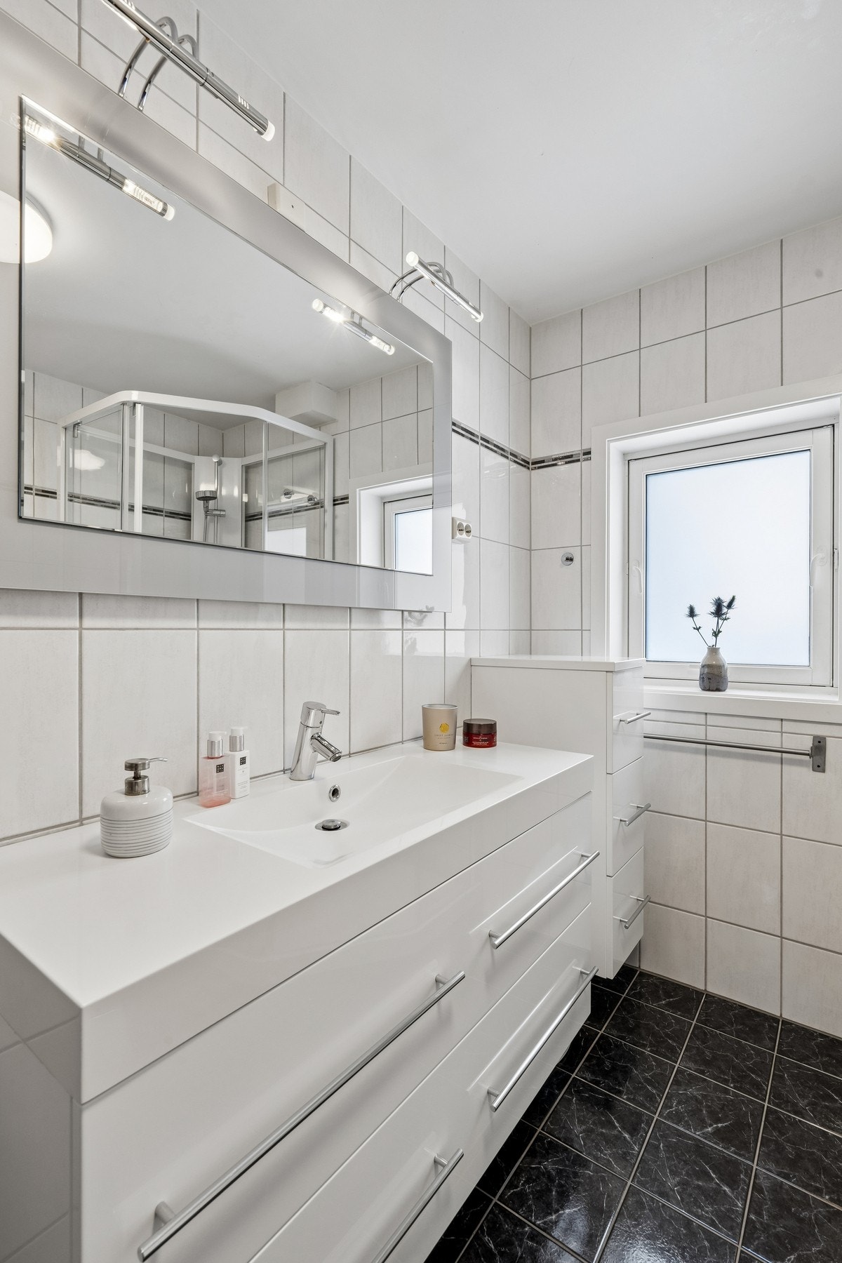 Badet er helfliset Galleribilde