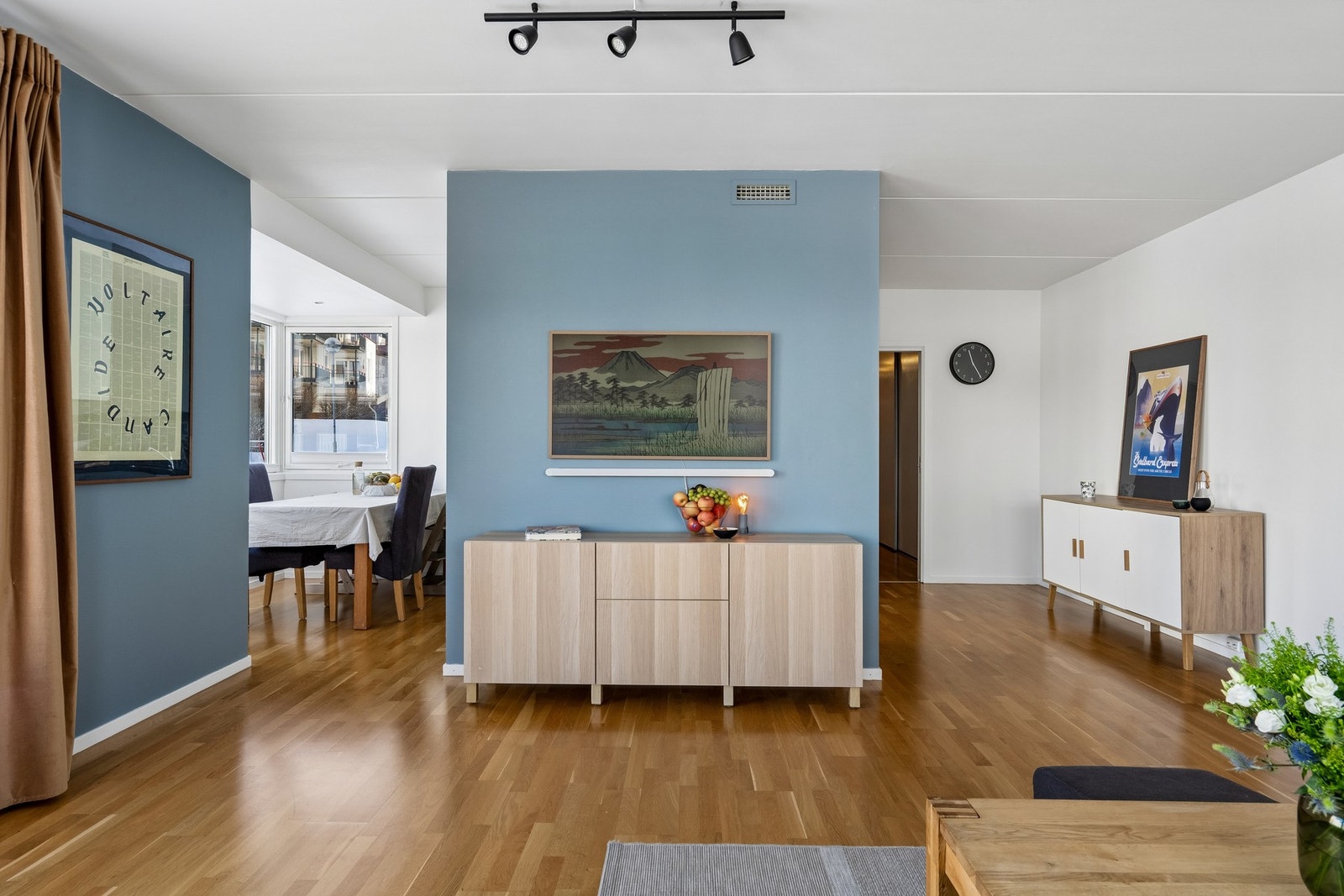 Stue og kjøkken Galleribilde