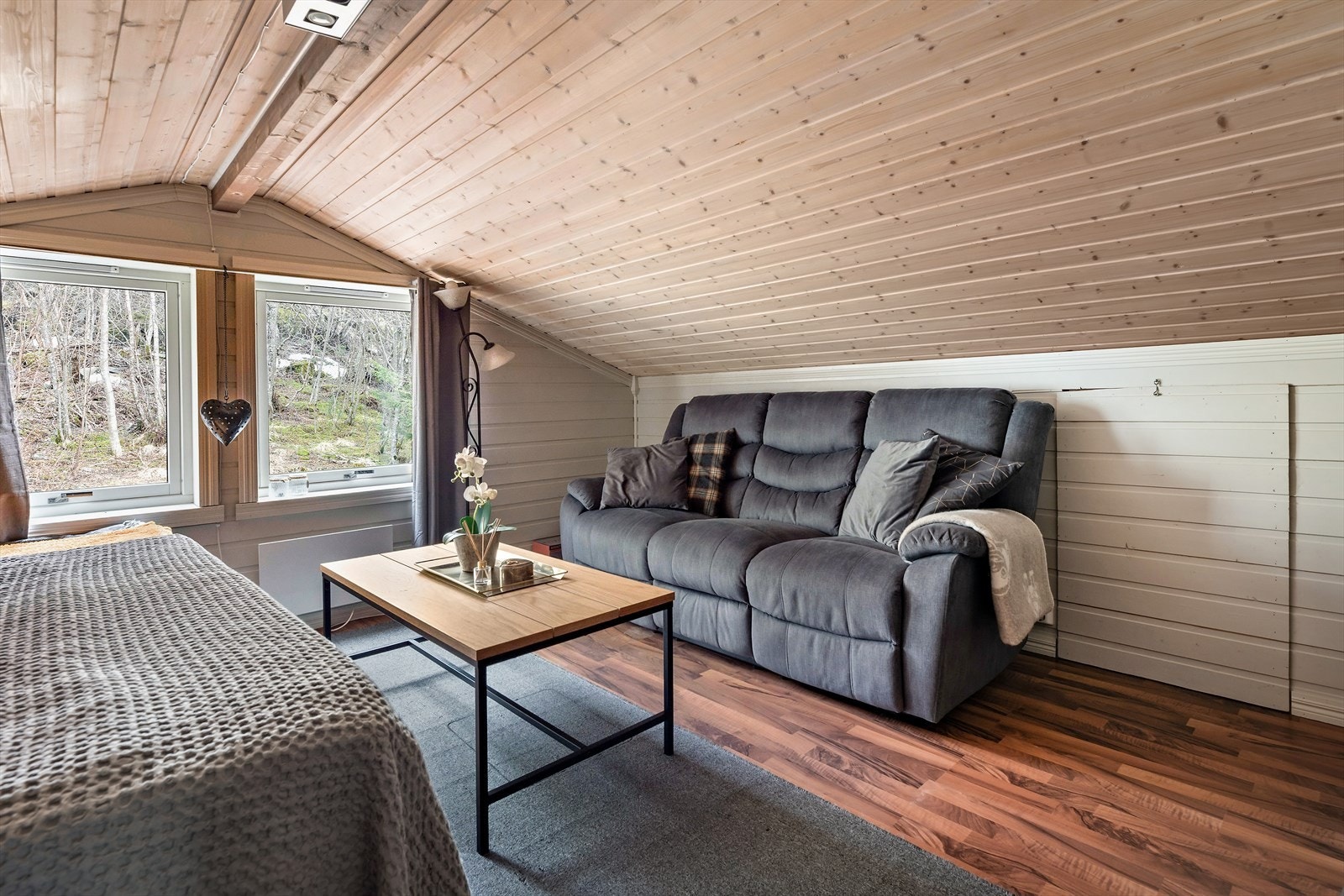 Loftet er angitt som innredet til soverom, men ikke godkjent for varig opphold. Galleribilde