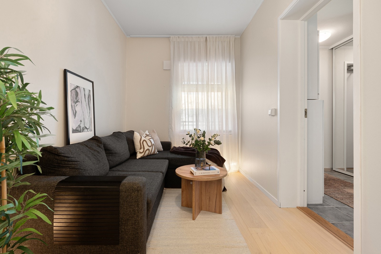 Soverom to kan nyttes som gjesterom eller kontor, alt etter eget behov. Galleribilde