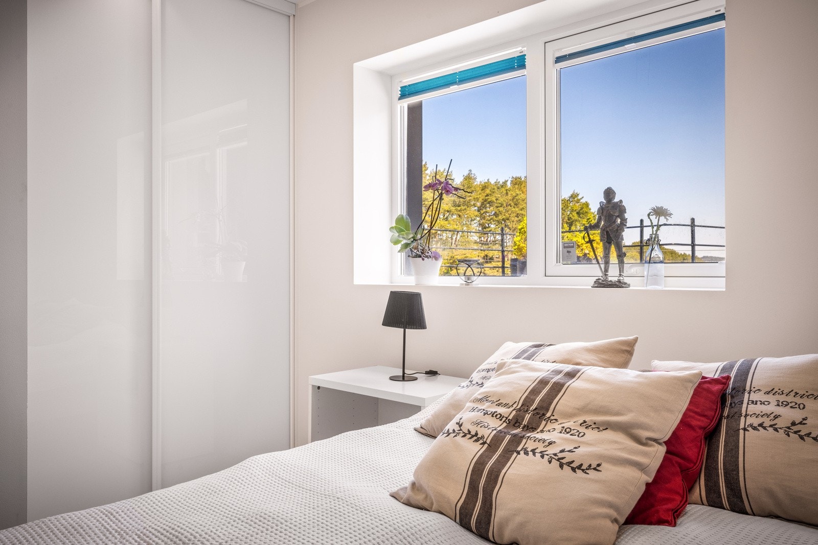 - De to største soverommene har skyvedørsgarderobe, mens det minste er brukt til gjesterom og treningsrom - Galleribilde