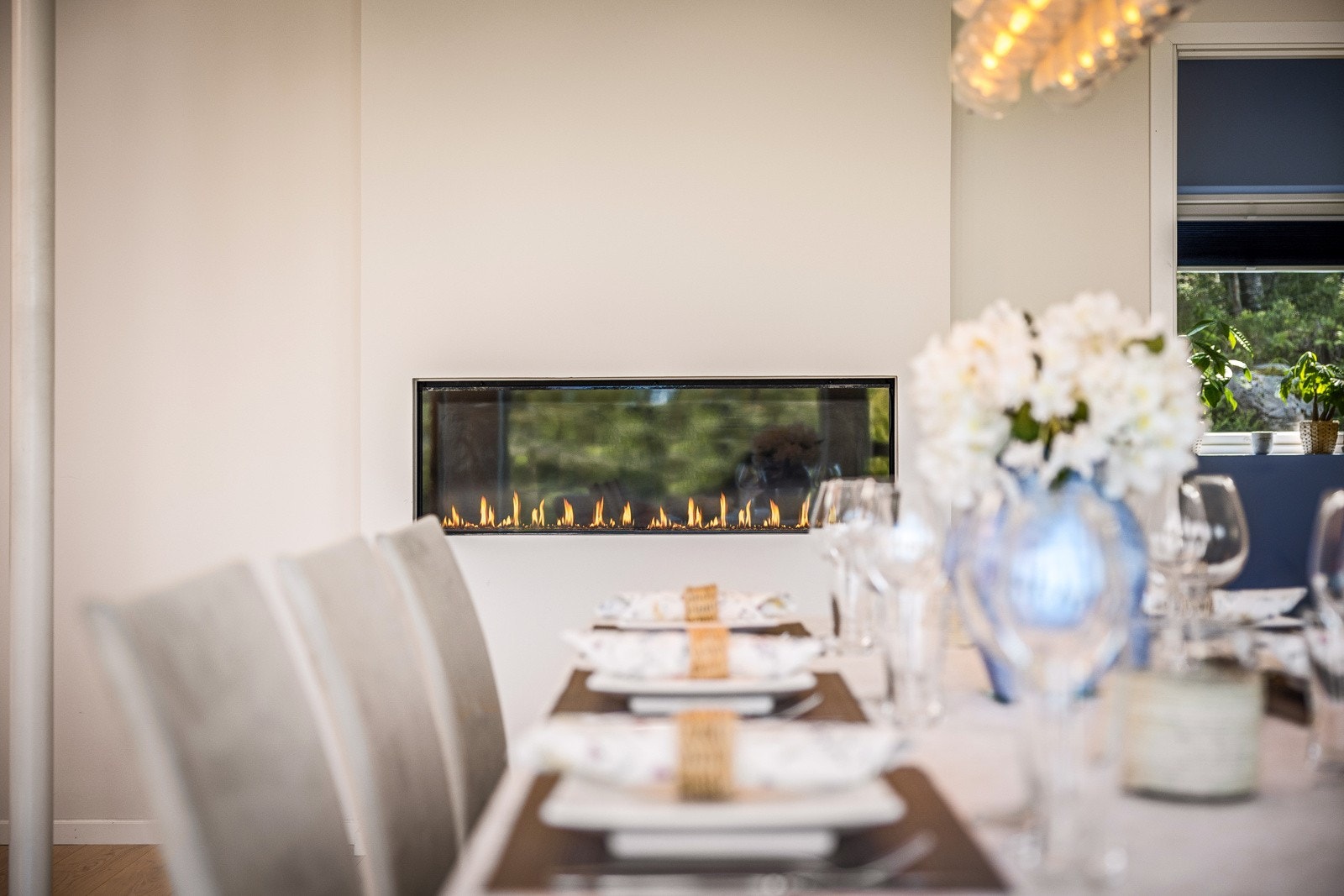 - Gasspeisen som er tilknytett nedgravd tank, fungerer som ekstra varmekilde eller som et designelement - Galleribilde