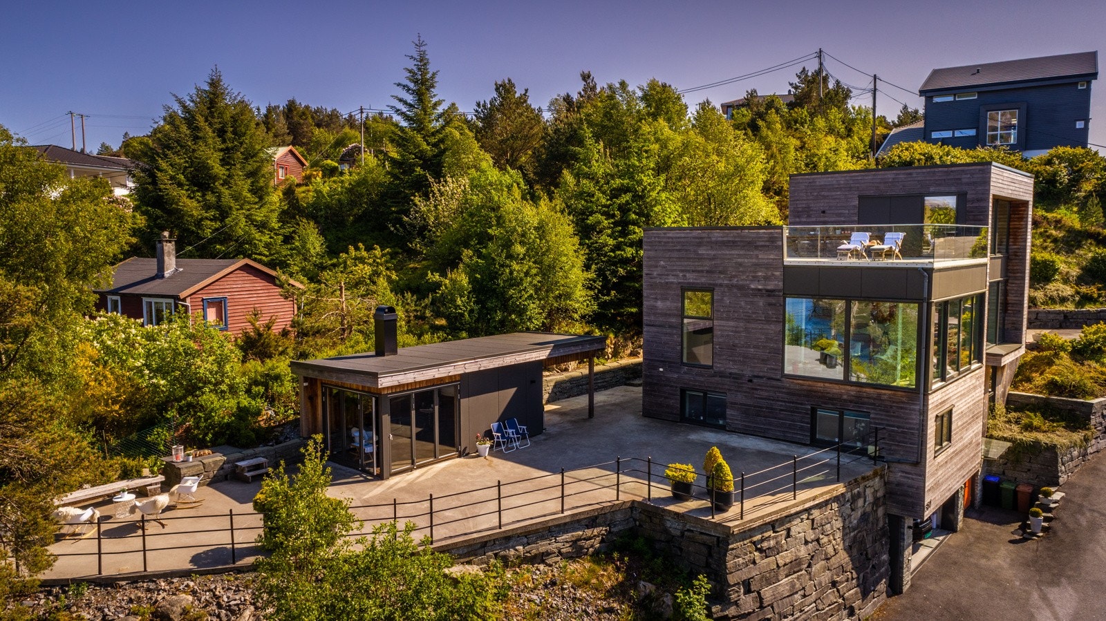 - Stor funkis enebolig med gjennomgående høy standard - Galleribilde