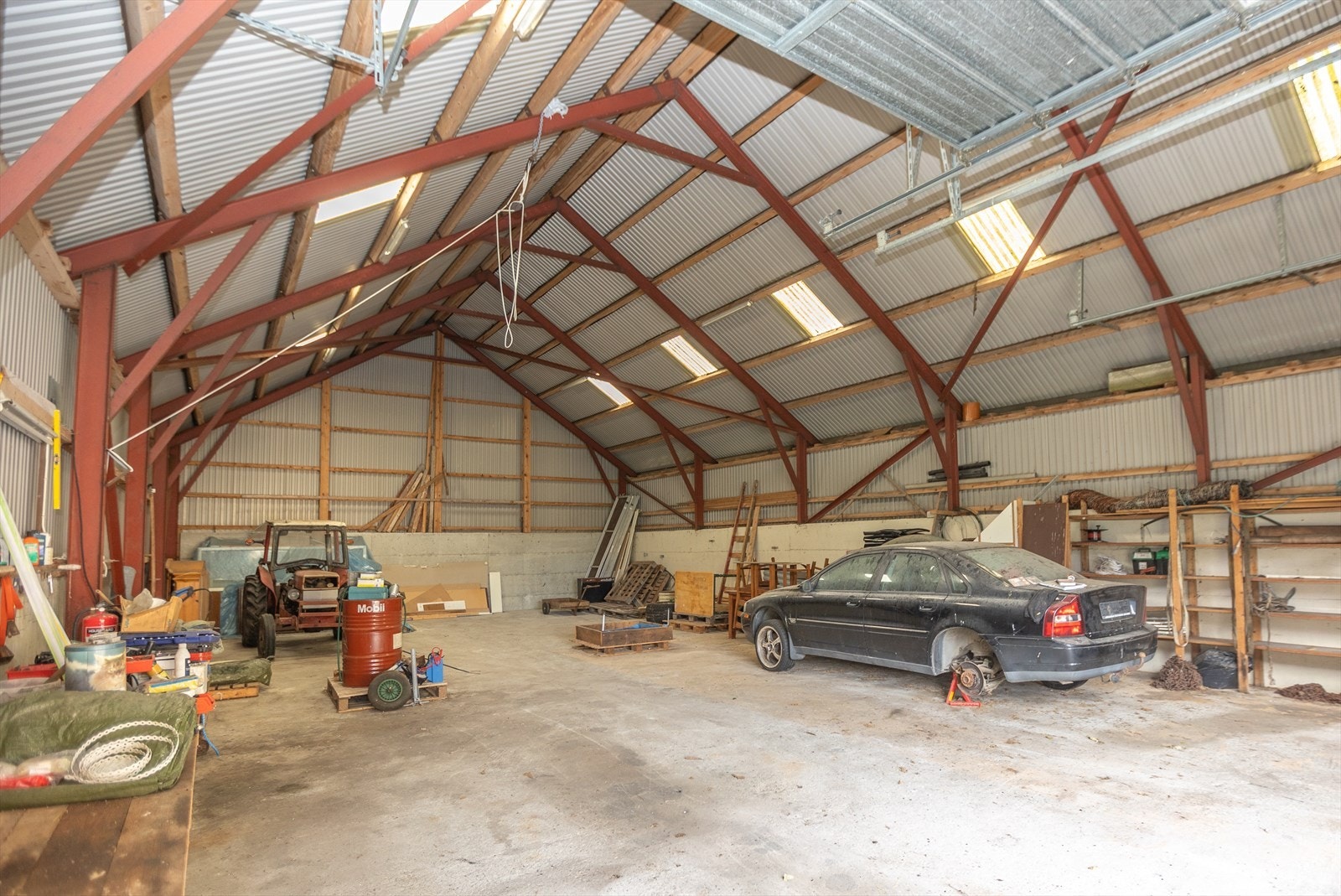 Redskapshus - en etasje på ca. 150 kvm BTA - lagerrom. Galleribilde