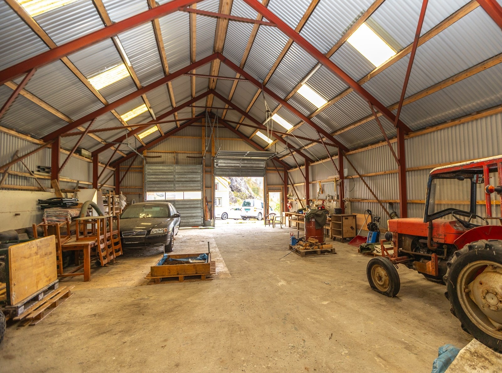 Det er to porter i redskapshuset. Galleribilde