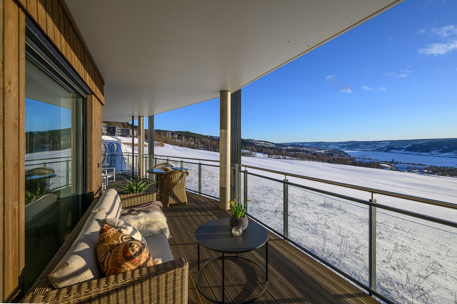 Lekker leilighet med fantastisk utsikt over Mjøsa! Galleribilde