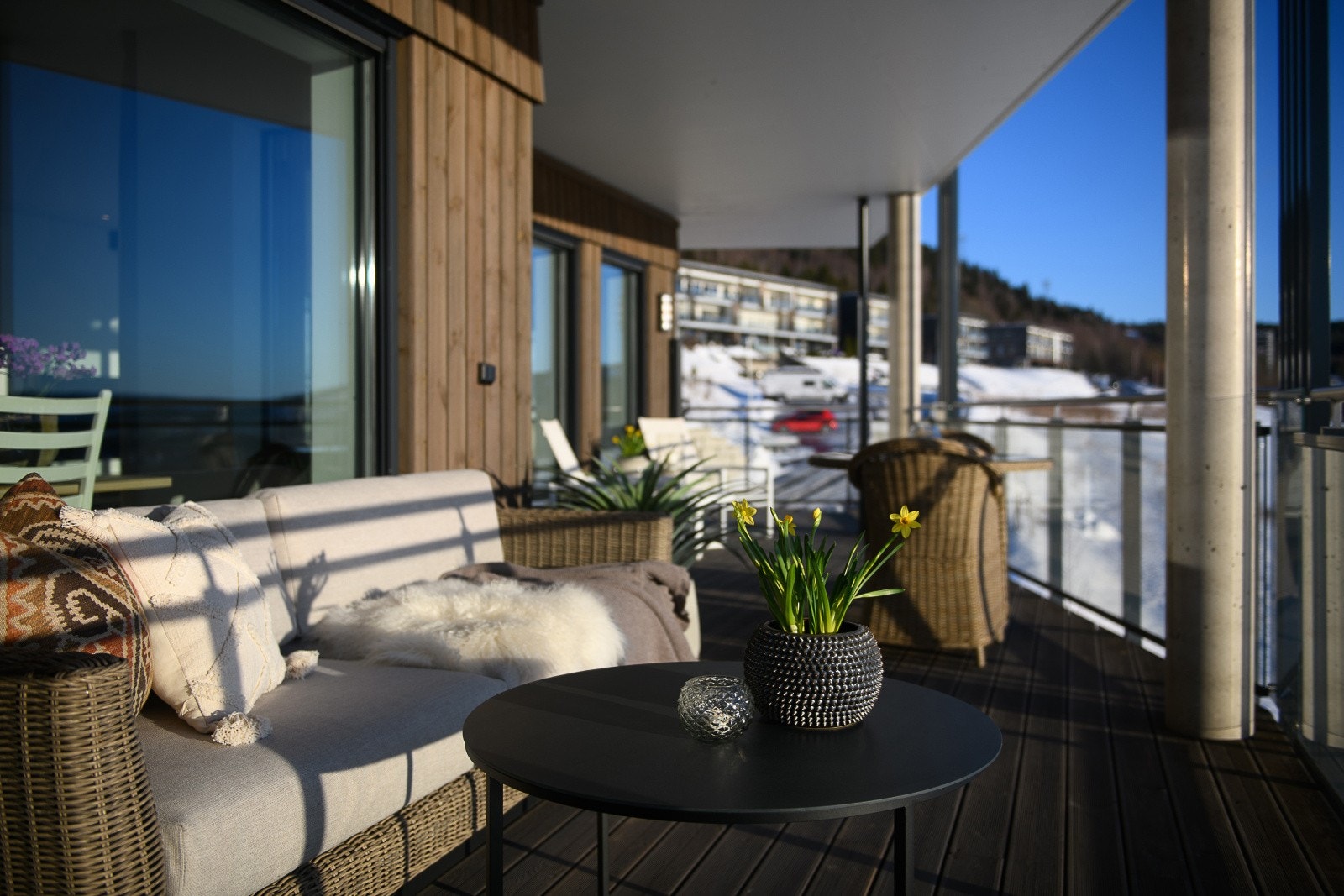 Vestvendt terrasse på 40 kvm som har god plass til å møblere i flere soner. Galleribilde