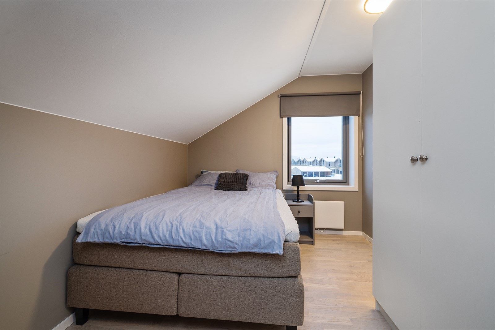 Soverom 3 kan innredes etter behov, enten du ønsker soverom, hjemmekontor eller barnerom. Galleribilde