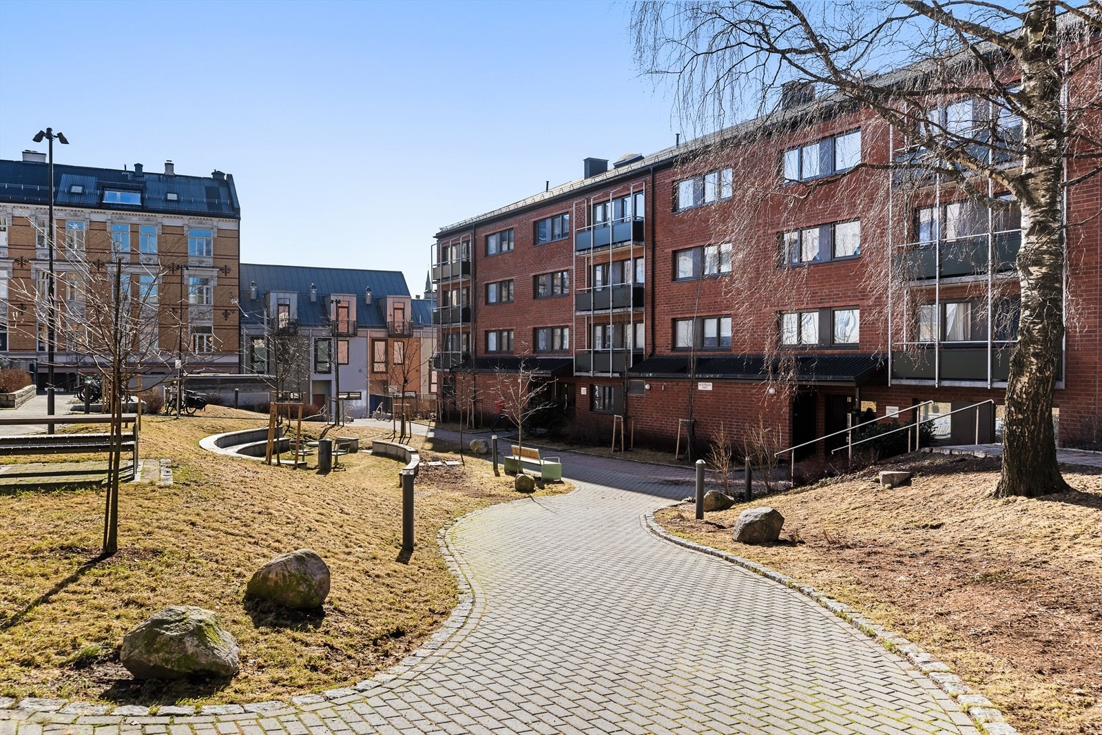 Gangstier binder sammen de ulike delene av borettslagets fellesareal. Galleribilde