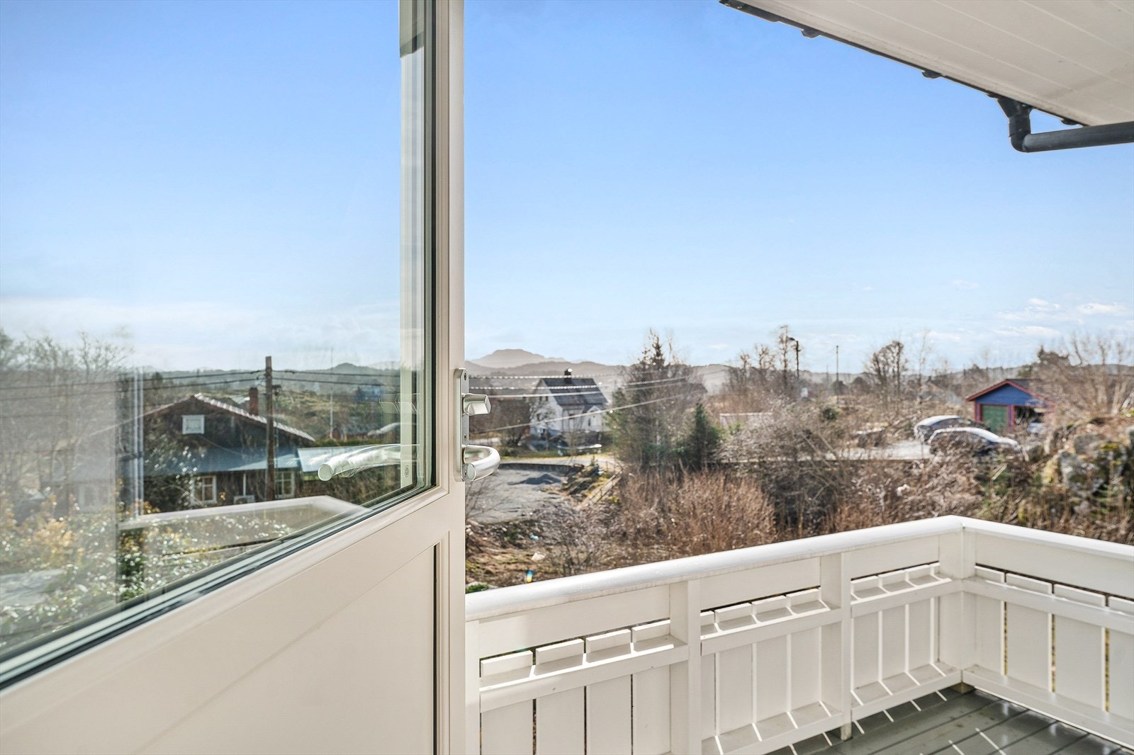 Utgang til balkong fra soverom Galleribilde