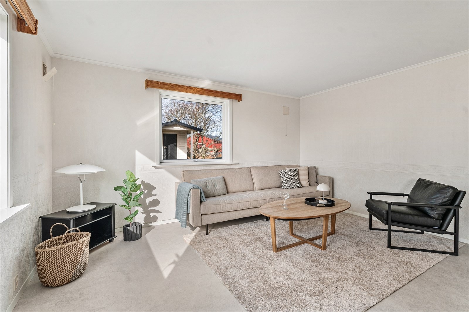 Boligen har en innredet leilighet i kjelleretasjen Galleribilde