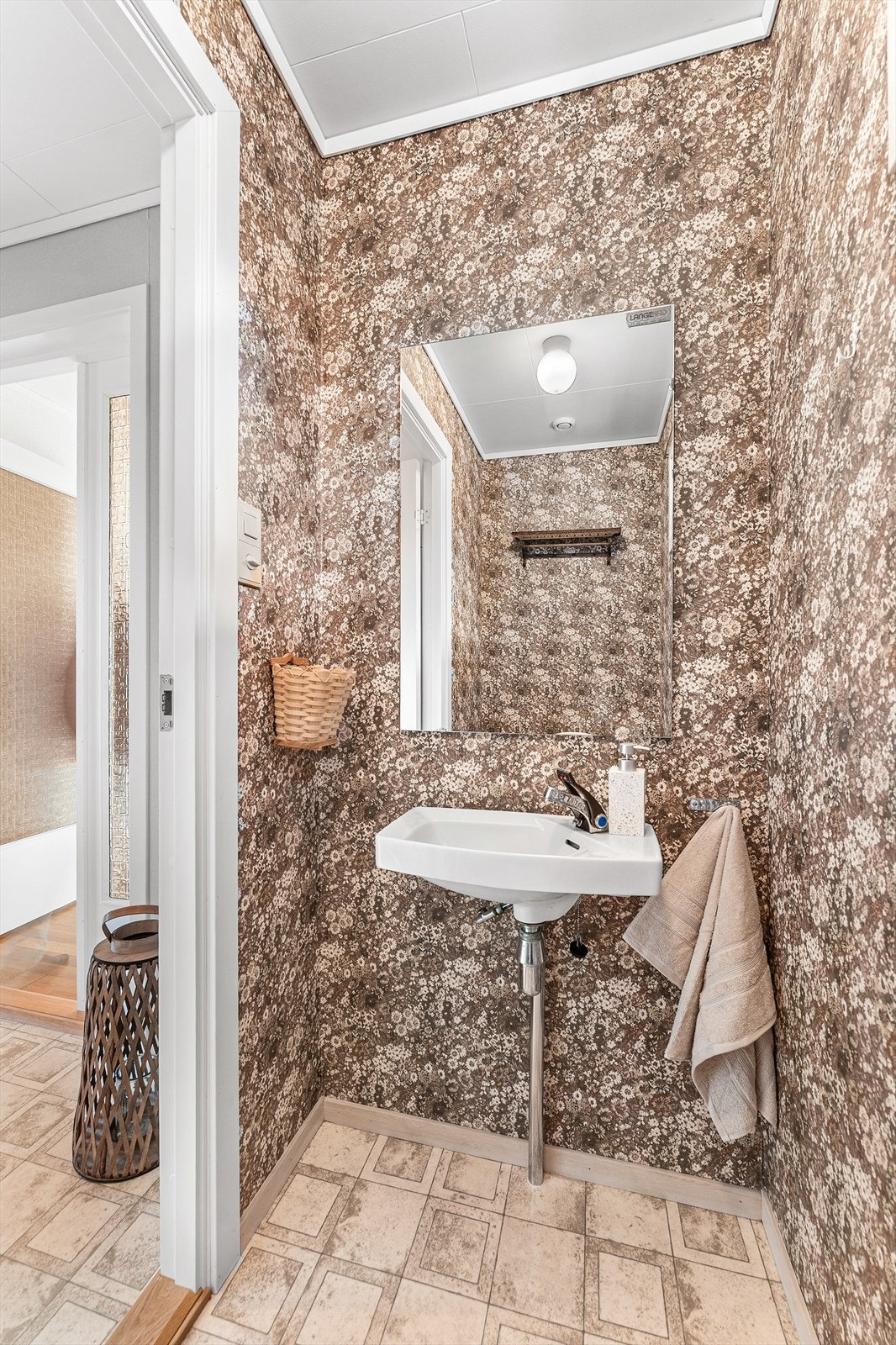 Det er også et praktisk gjestetoalett i forbindelse med entre Galleribilde