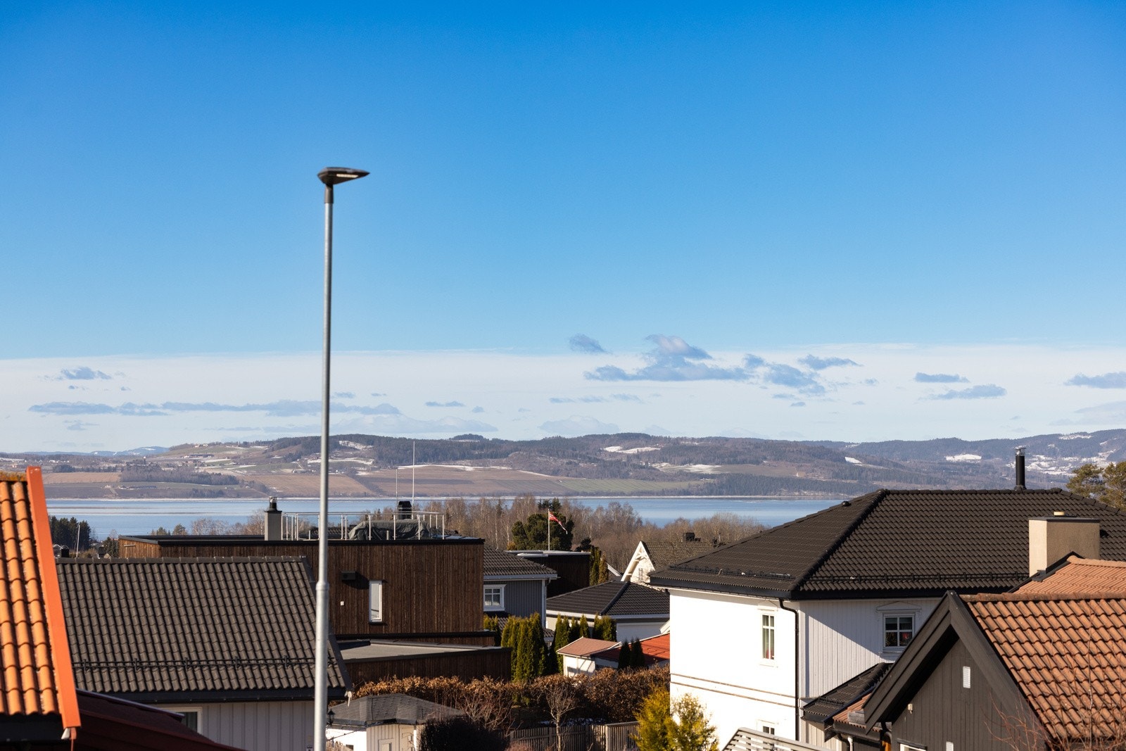 Utsikt fra balkongen i 2 etg. Galleribilde