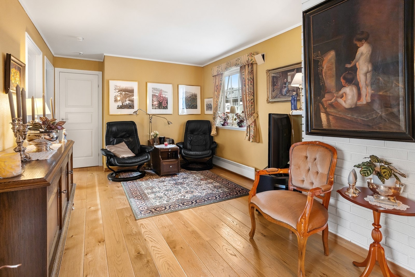 Denne delen av stuen passer også perfekt til spisebord. Galleribilde