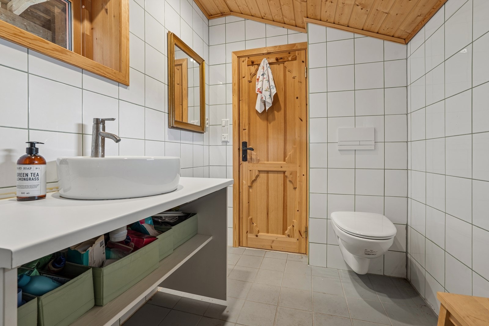 Badet er fra 2015 på ca. 5,5 kvm. Galleribilde