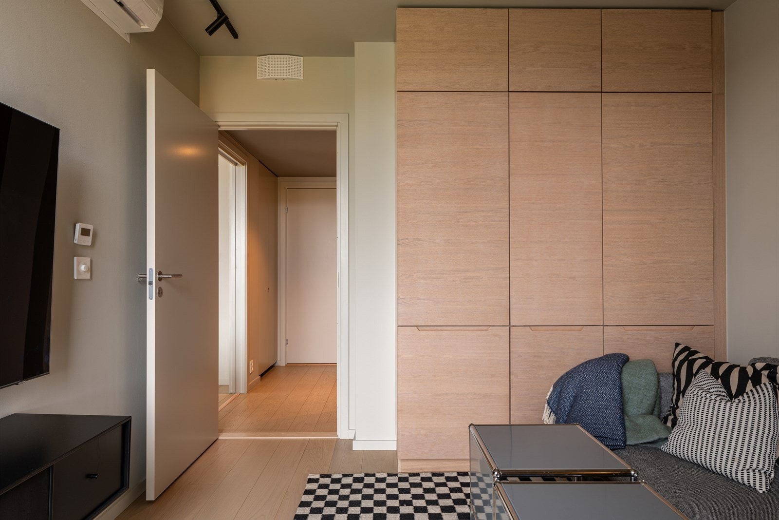 Rommet er fleksibelt og kan benyttes som soverom, gjesterom eller kontor etter behov. Galleribilde