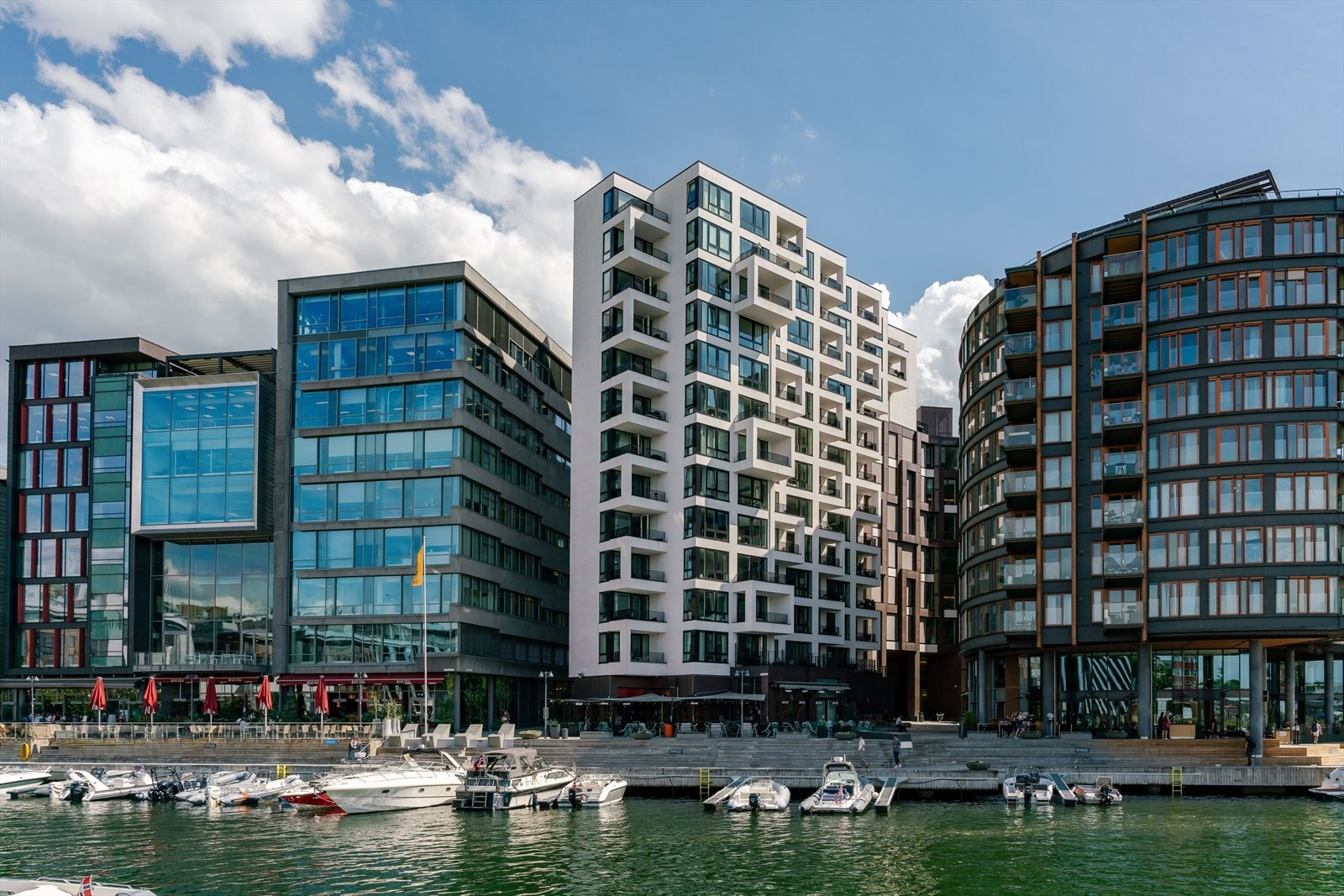 Aker Brygge. Galleribilde