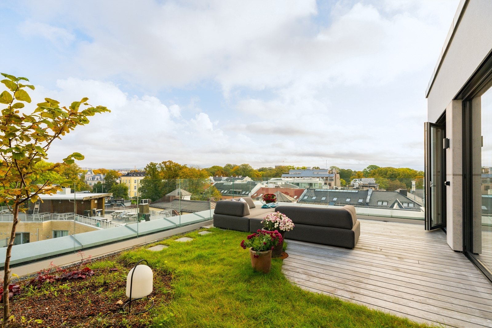 Her kan du skape din egen grønne oase med beplantning og møblering. Galleribilde