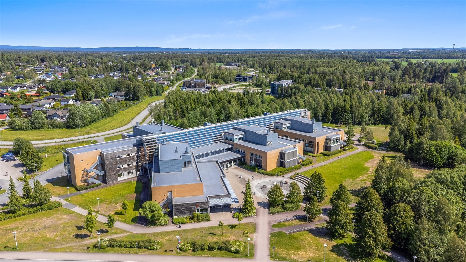 Nannestad videregående skole ligger kun fire minutters gange fra boligen. Galleribilde