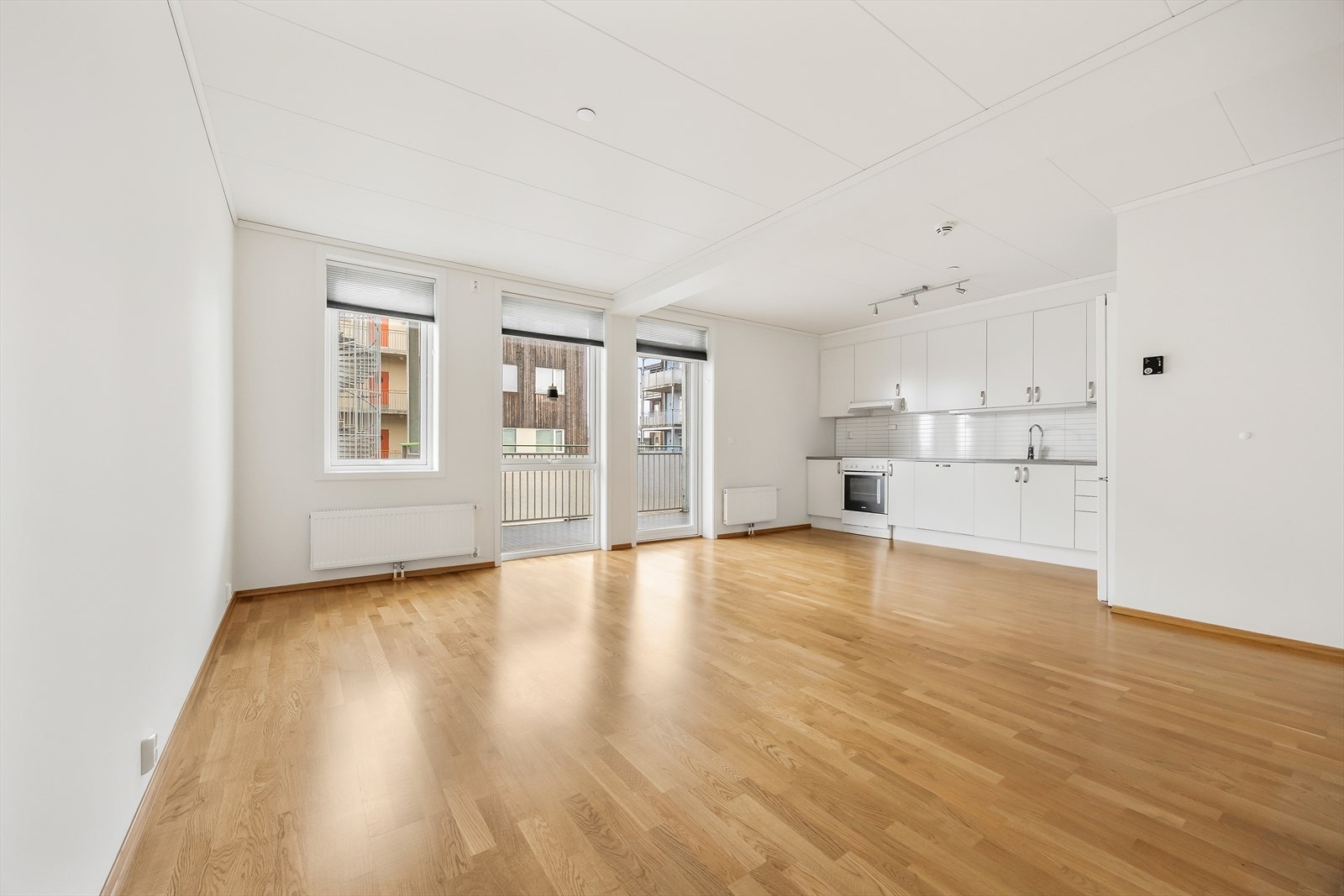 Oppvarming skjer via vannbåren varme fra radiatorer, og boligen har energiklasse B. Galleribilde