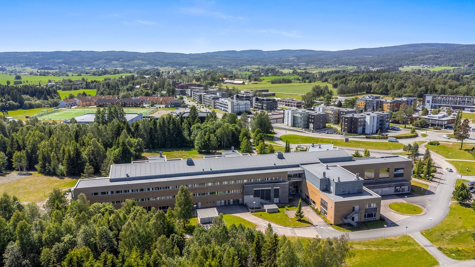 Nannestad er en naturskjønn bygd med nærhet til flotte rekreasjonsområder i Romeriksåsen. Galleribilde