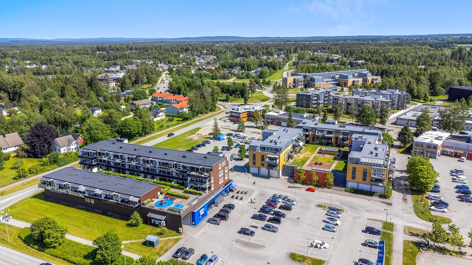 Dagligvarehandelen er svært enkel med Kiwi kun ett minutts gange unna, og Rema 1000 like ved. Galleribilde