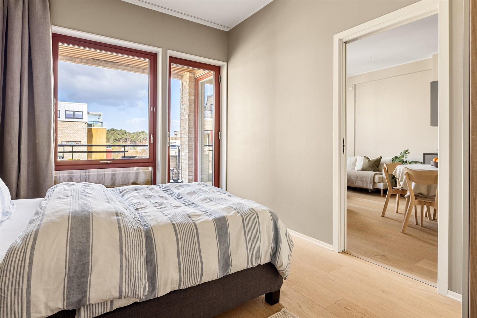 Rommet fremstår som lyst, lunt og luftig Galleribilde