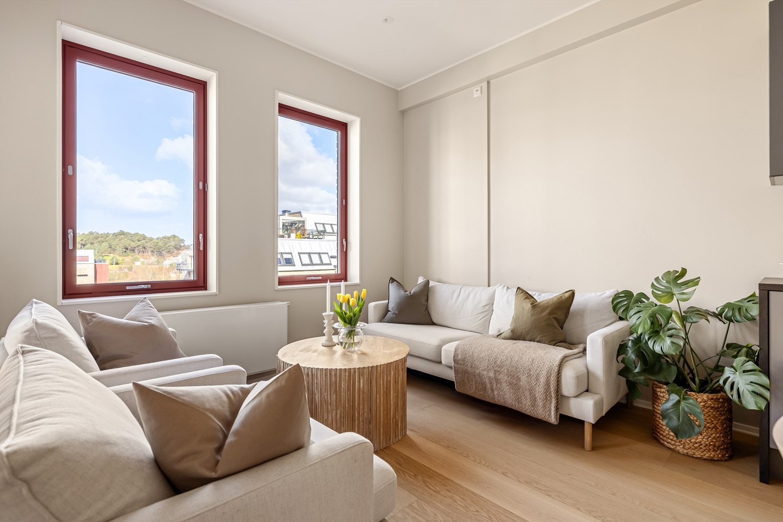 Det er god takhøyde med 2,8 meter i stue/kjøkken og 2,9 meter på soverom Galleribilde