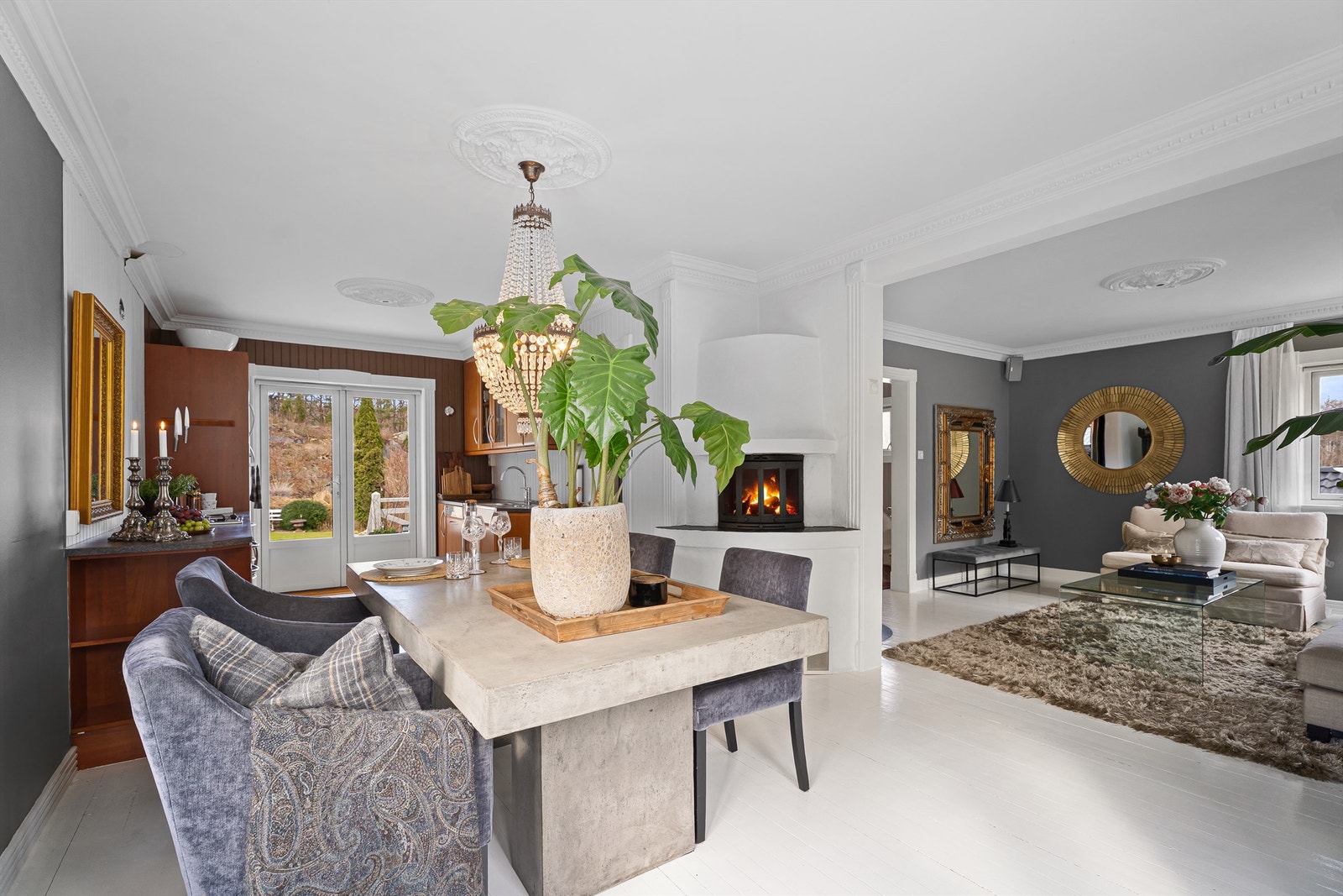 Fin balanse mellom stue, spisestue og kjøkken Galleribilde