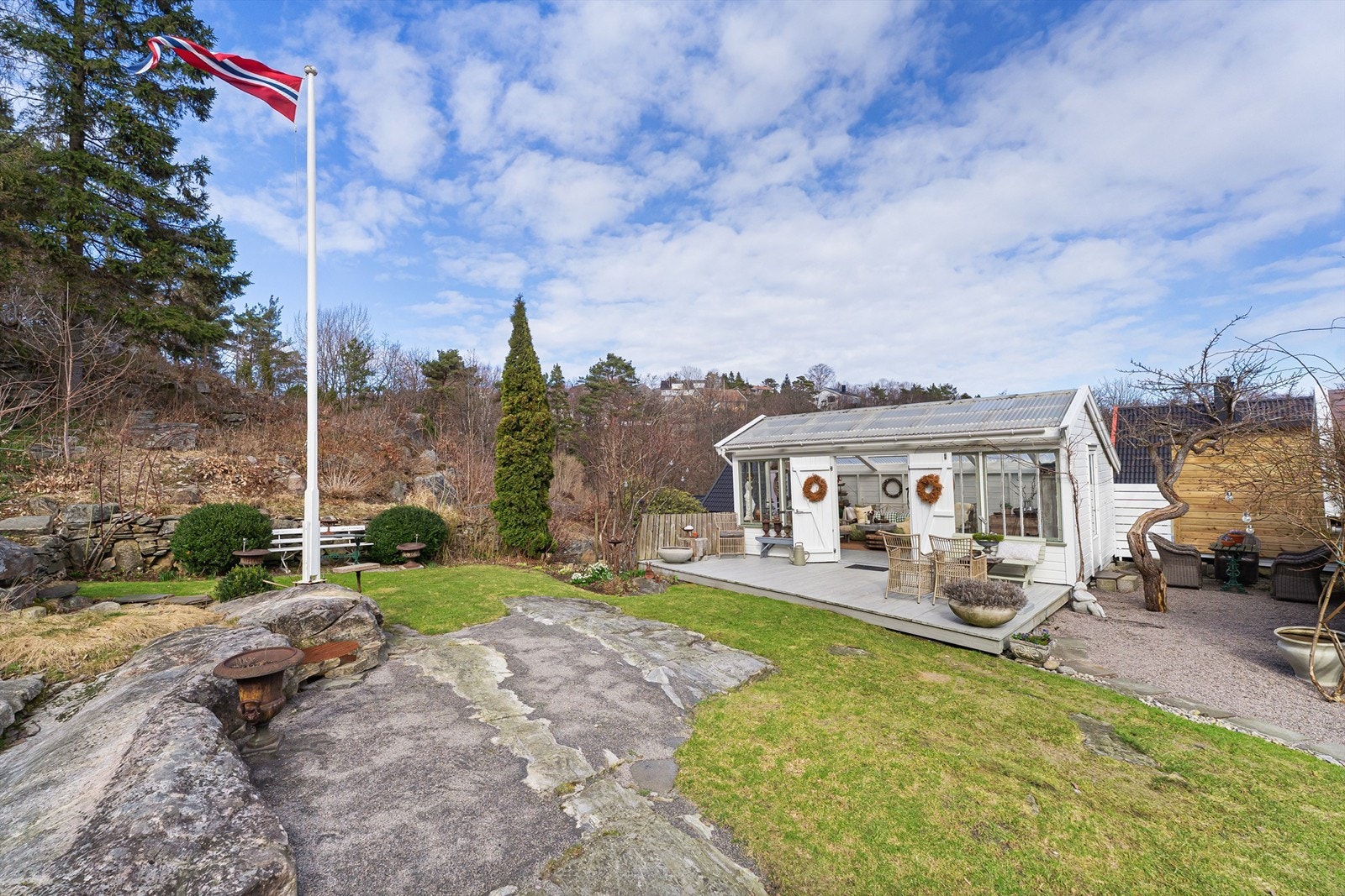 Nydelig hage med frukttrær. Galleribilde