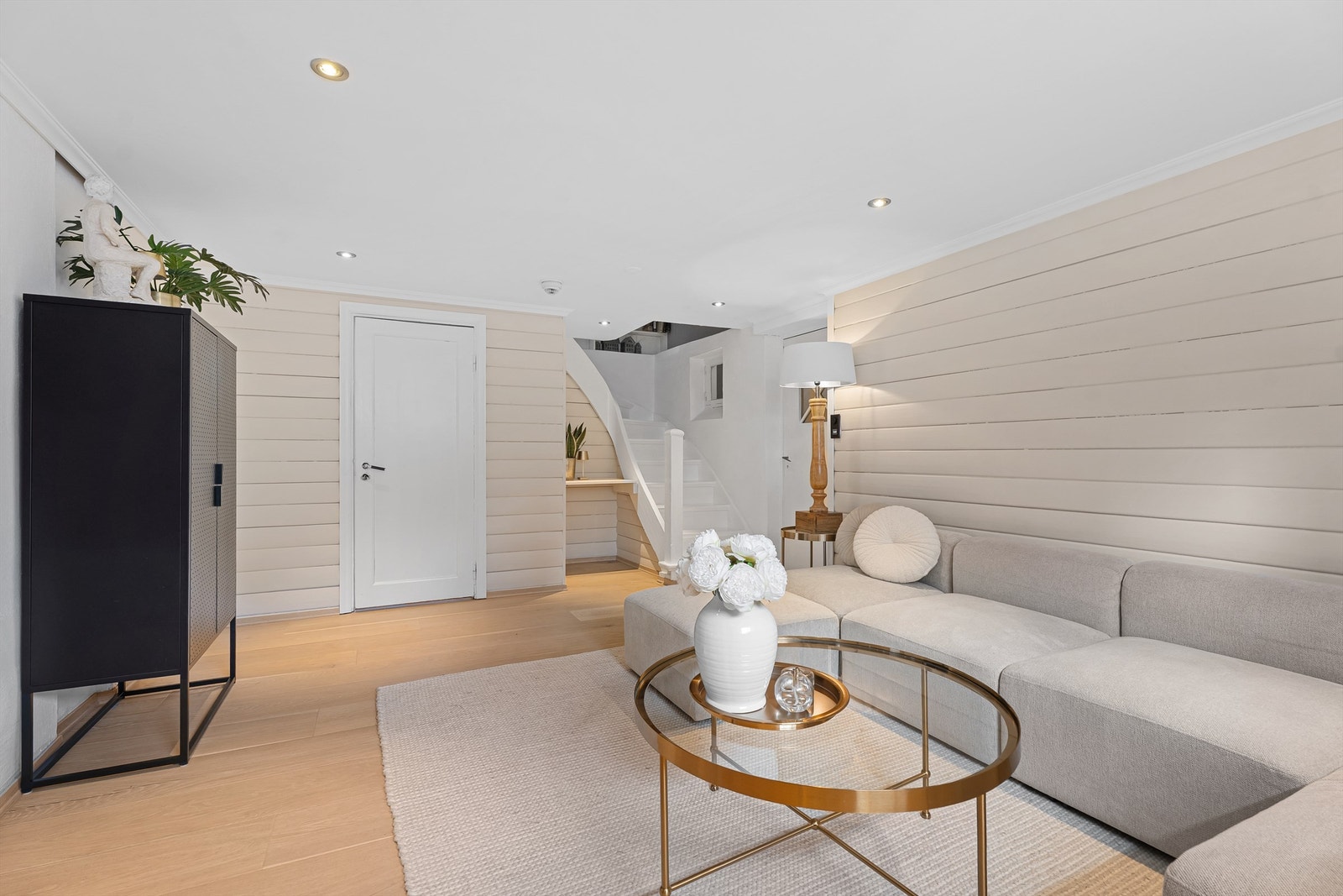 Dallonaveien 59.
Ombygd i 2001, se punkt ferdigattest. Galleribilde