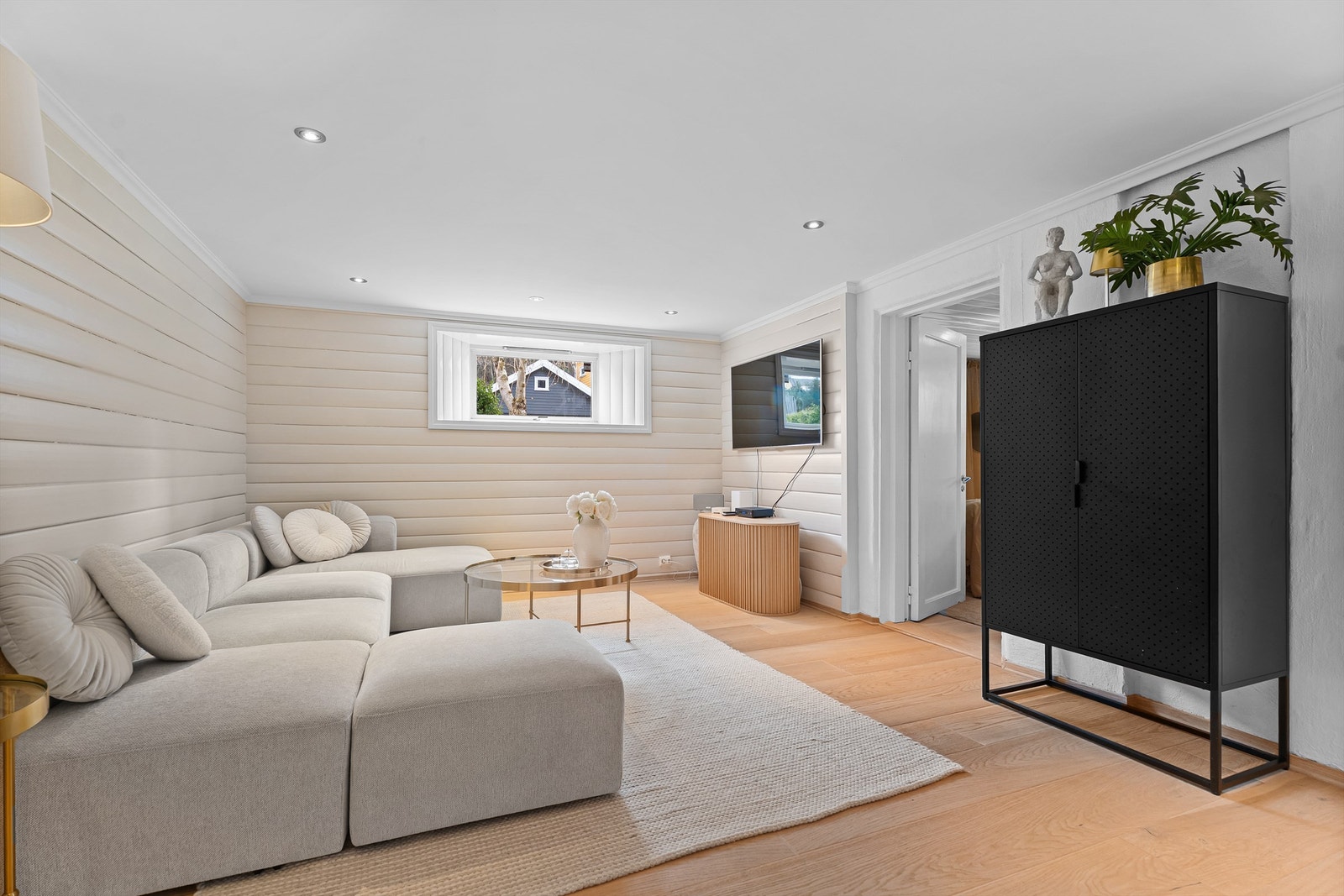 Dallonaveien 59.
Ombygd i 2001, se punkt ferdigattest. Galleribilde