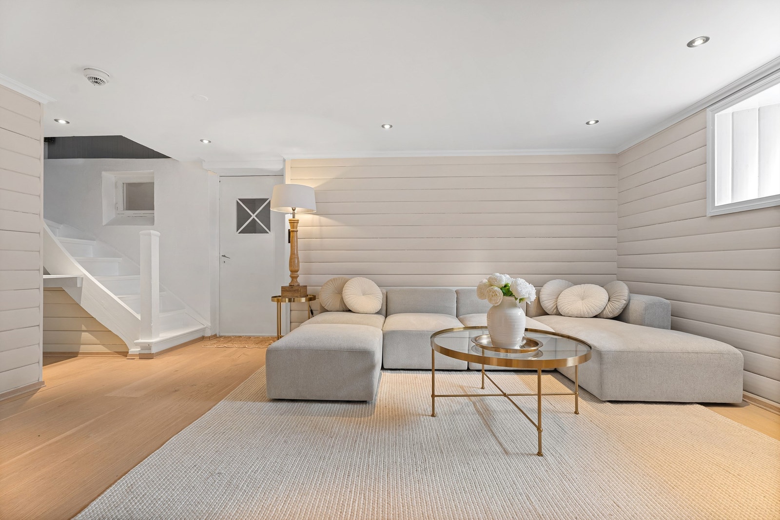 Dallonaveien 59, kjellerstue med egen inngang. Ombygd i 2001, se punkt ferdigattest. Galleribilde