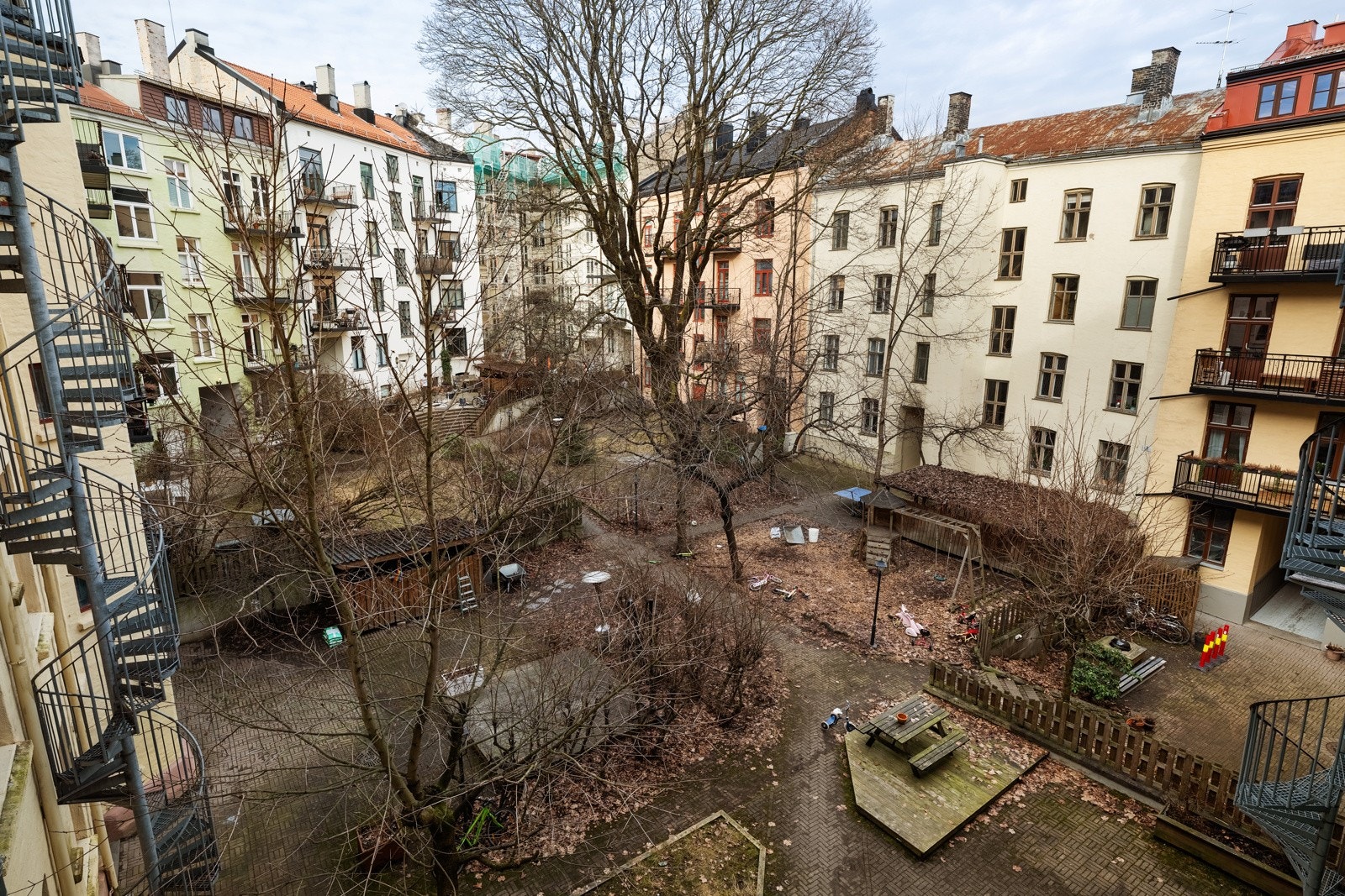 - Utsikt mot indre gårdsrom - Galleribilde