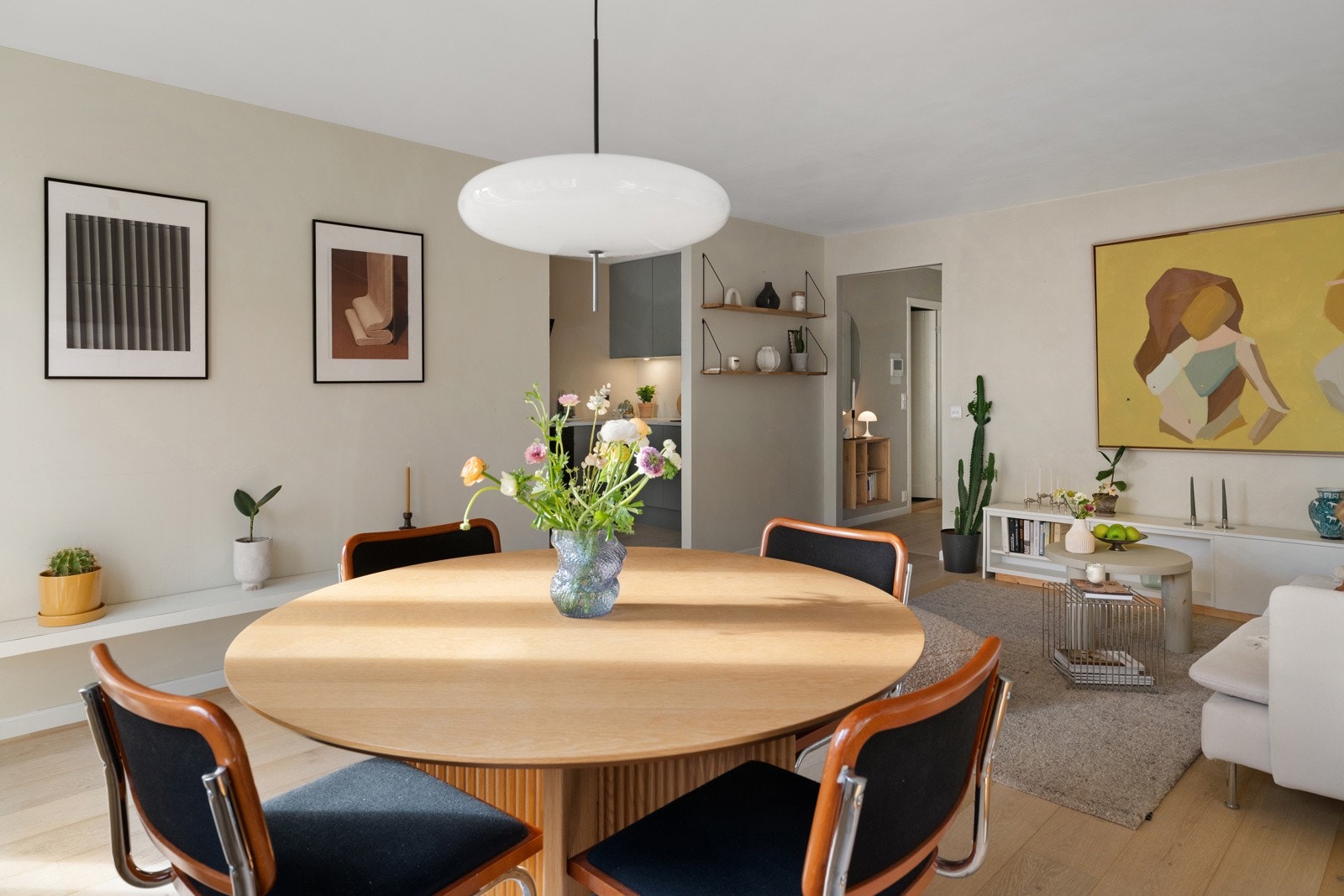 - Stue mot kjøkken - Galleribilde