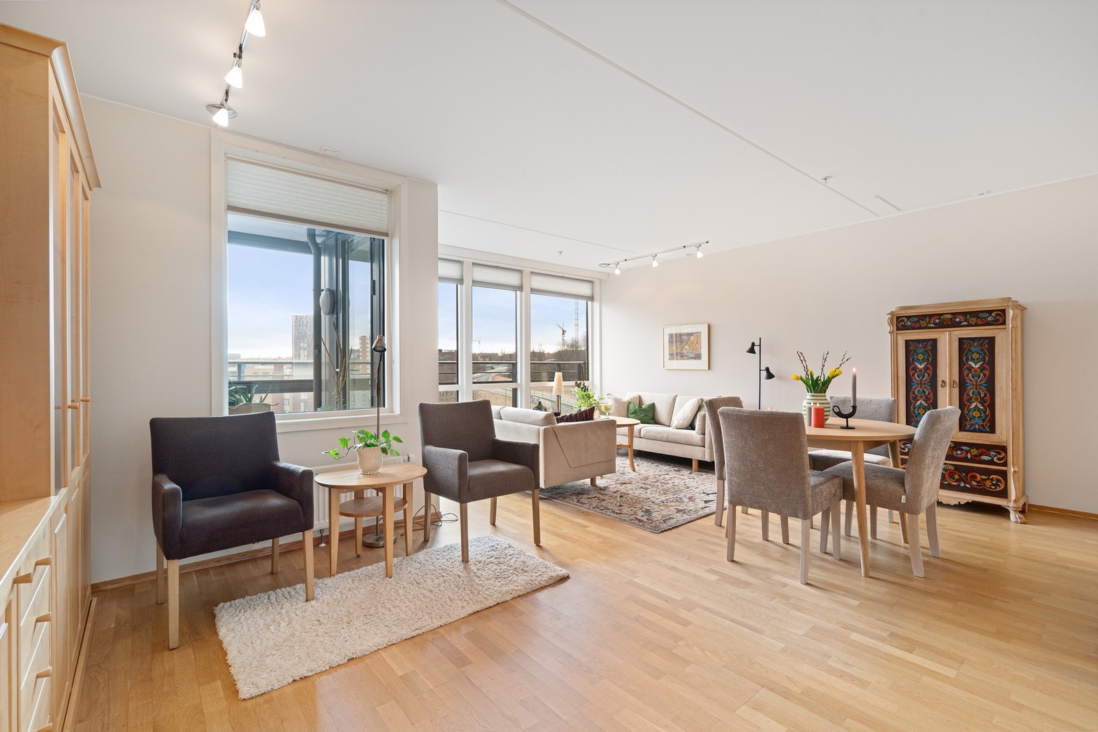 Flere møbleringsmuligheter i stua. Galleribilde