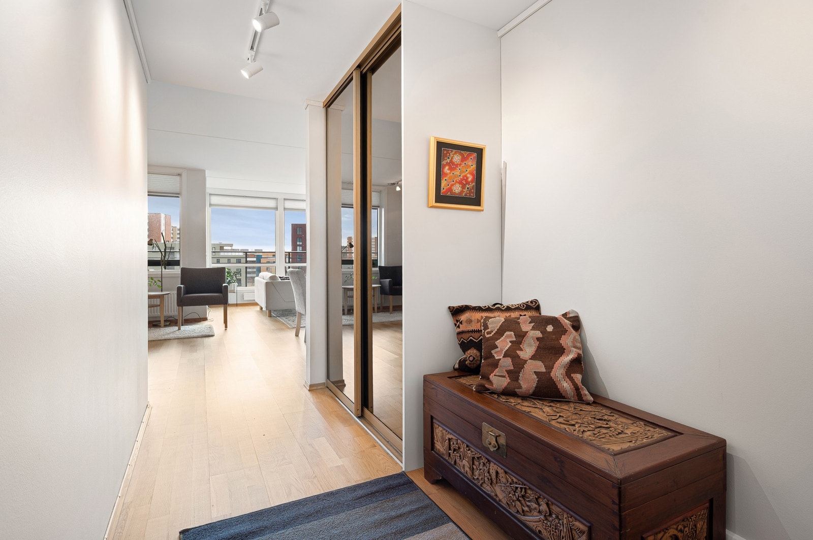 Yttergang sett mot stua. Galleribilde