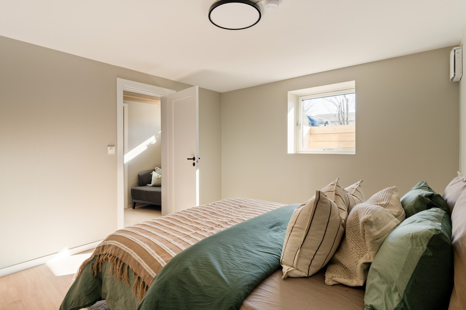 Underetasje fremstår nyoppusset og utbrukt. Galleribilde