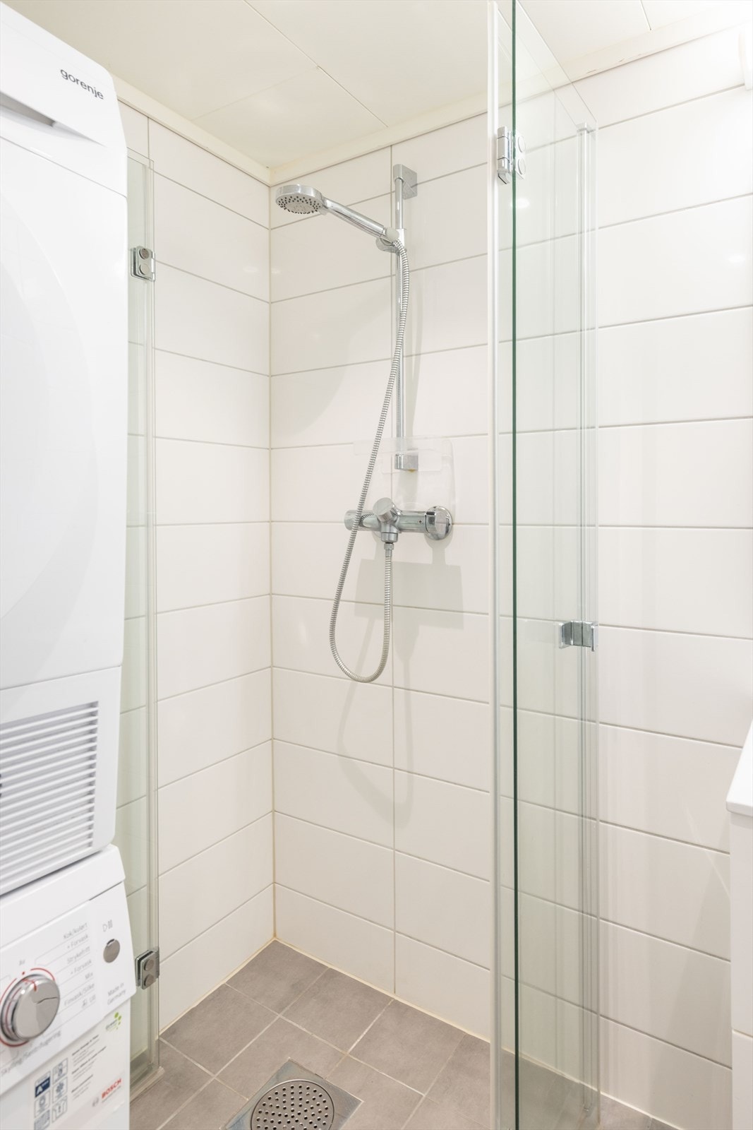 Badet har også elektriske varmekabler i gulv. Galleribilde